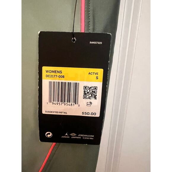 Nike Jordan Women's Green Stretch Essentials Bike Shorts Tight Fit Sporty Gym - Picture 6 of 9